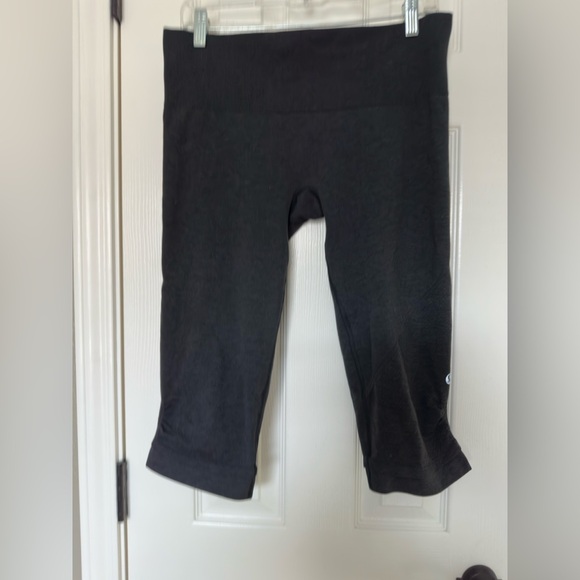 Lululemon Ebb And Flow Crop Womens Deep Coal Size 10 - Picture 1 of 7